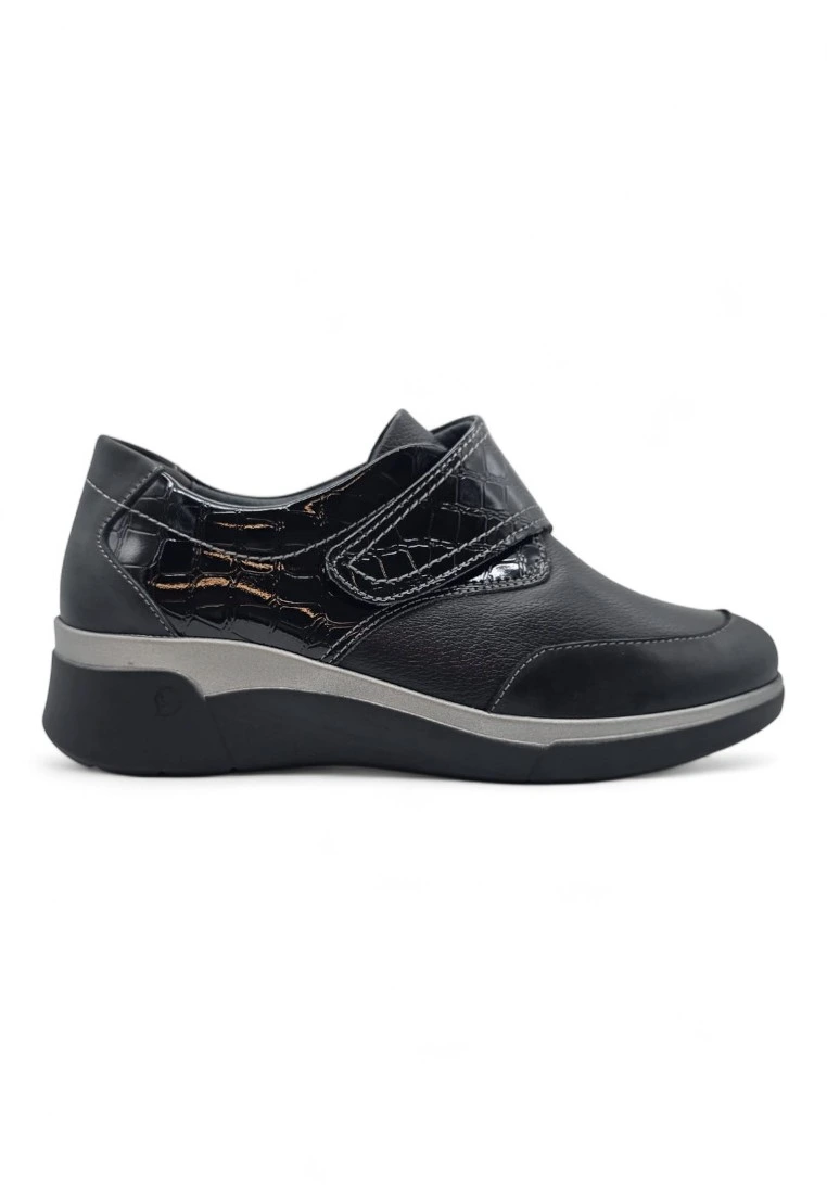 Zapato cuña velcro